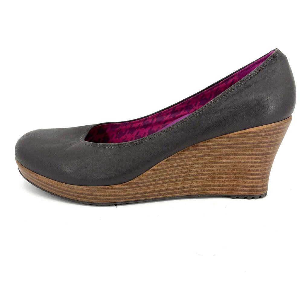 Crocs A-Leigh Closed Toe Leather Brown Wedge Pumps‎ Women’s Size 10 Brown 14700